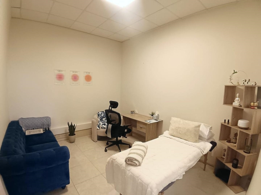 To Let Commercial Property for Rent in Royal Ascot Western Cape